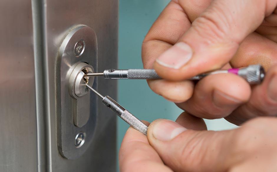techniciens qualifiés serrurier ouverture de porte Marignane